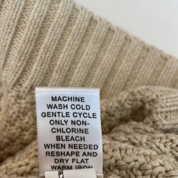 Banana republic short sleeve sweater - Picture 9 of 9